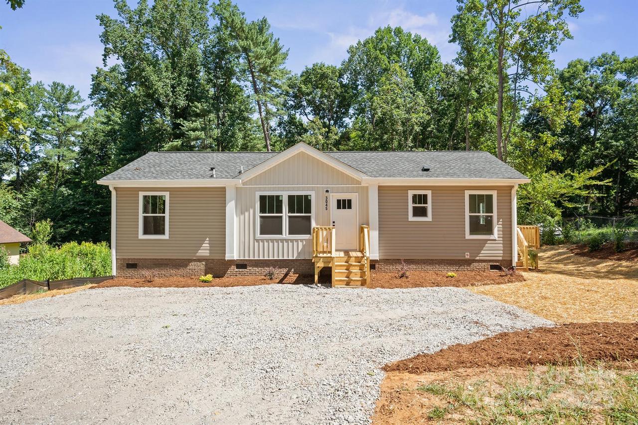 3045 8th Ave., Conover, NC 28613