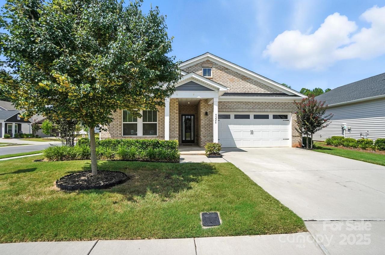 9226 Dunwich Dr., Gastonia, NC 28056