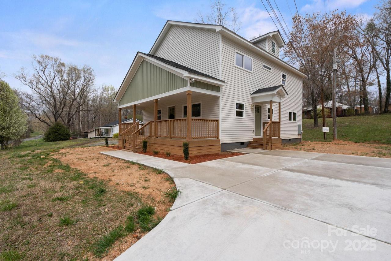 902 N Mountain St., Cherryville, NC 28021