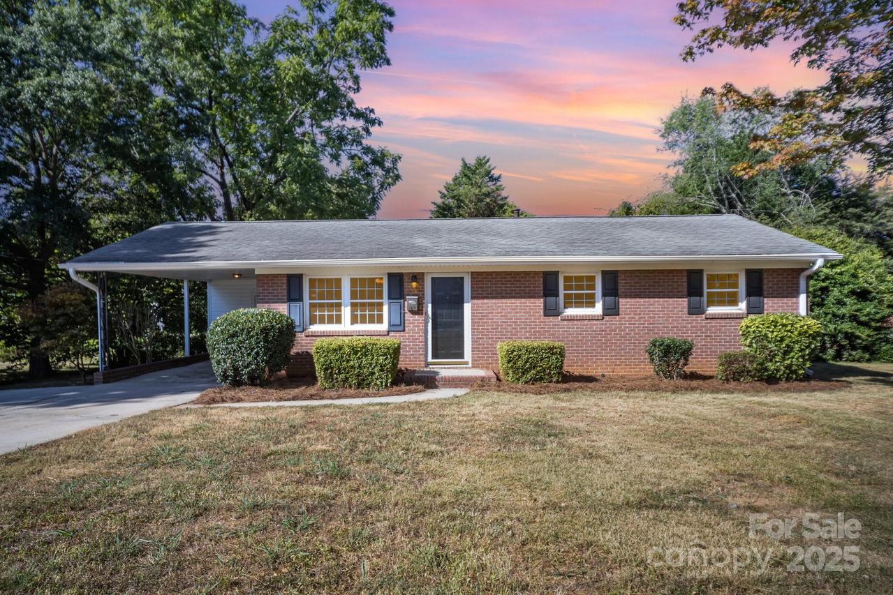 1711 E Perry St., Gastonia, NC 28054