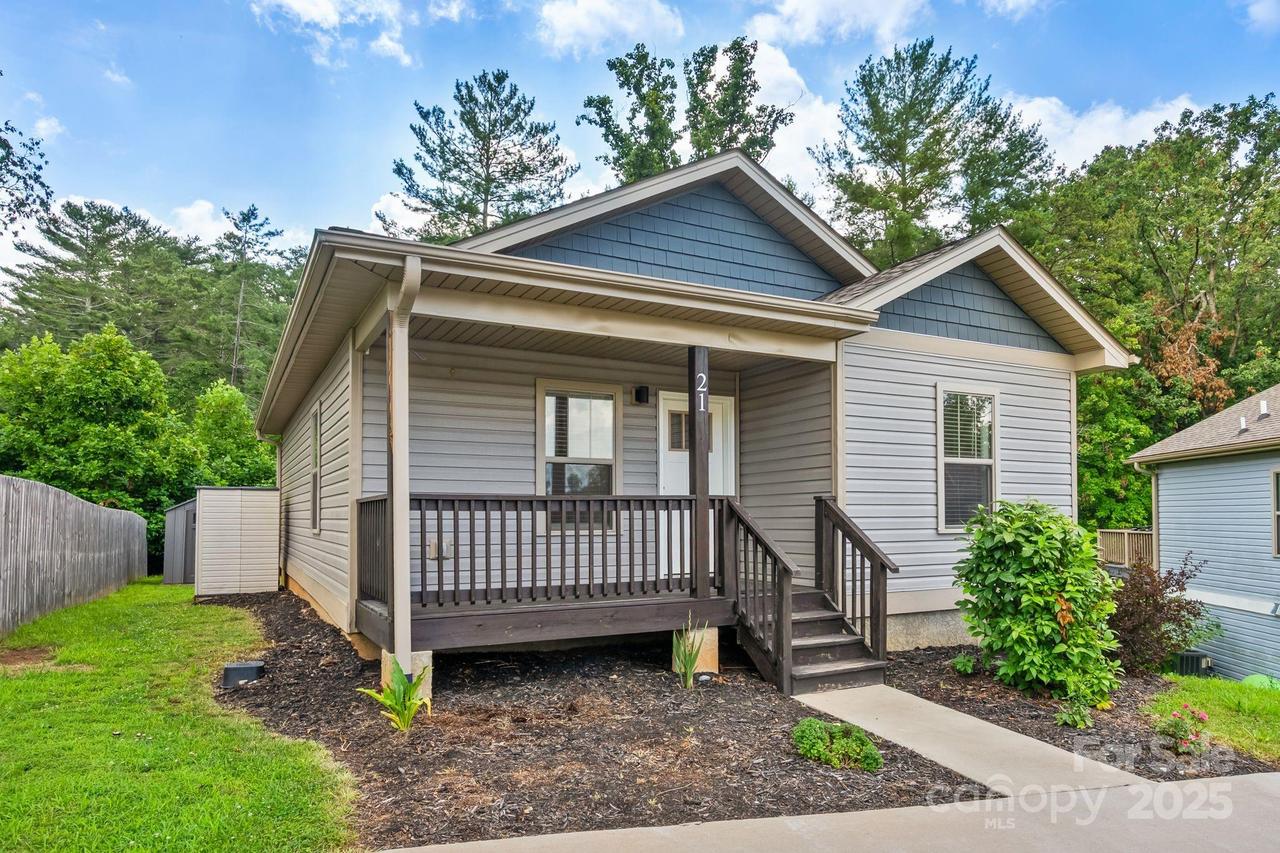 21 Lillie Farm Ln., Weaverville, NC 28787