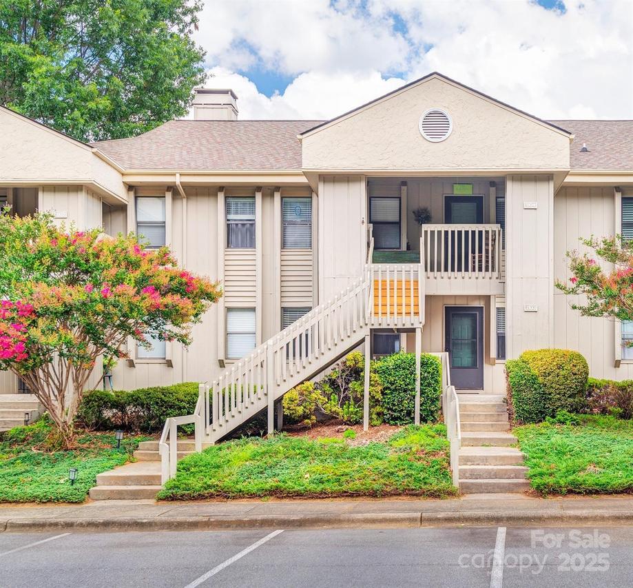 1103 Abbey Cir., Asheville, NC 28805