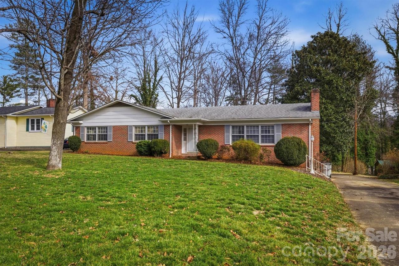 141 Maehill Pl., Lenoir, NC 28645