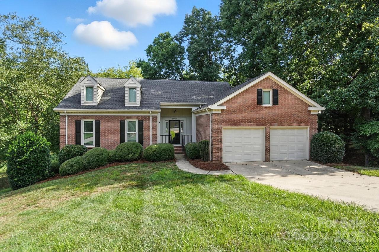 15126 Stonegreen Ln., Huntersville, NC 28078