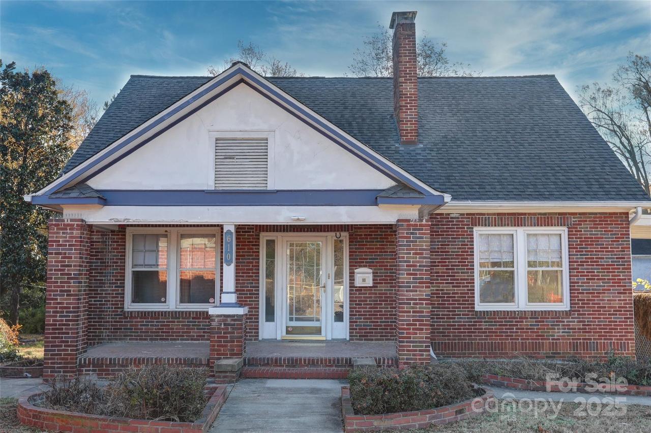 610 Hawthorne Ln., Charlotte, NC 28204