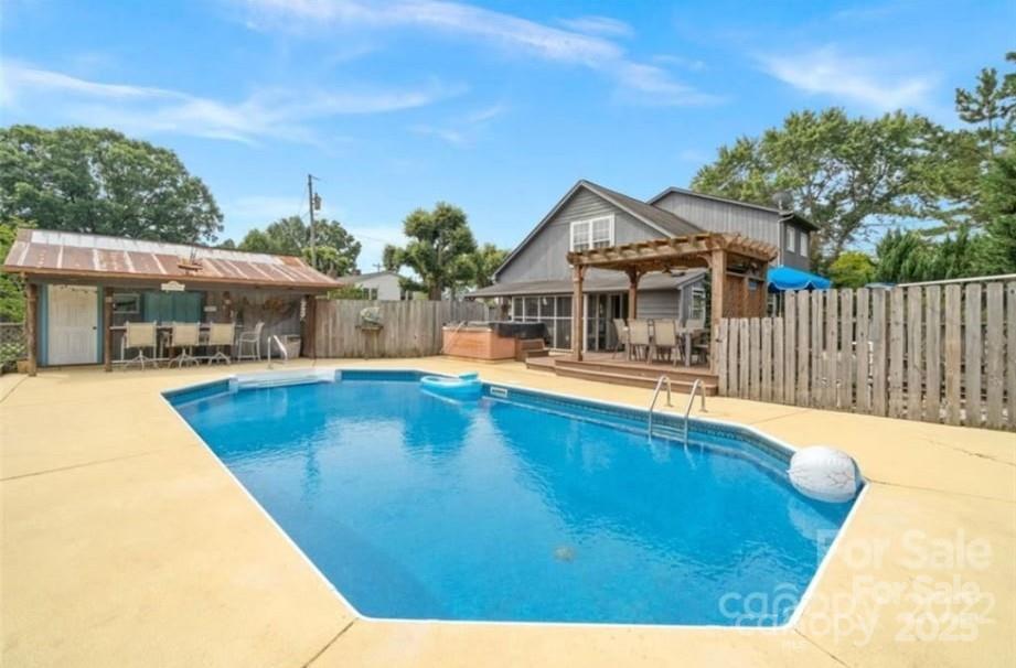 3368 Plateau Rd., Newton, NC 28658