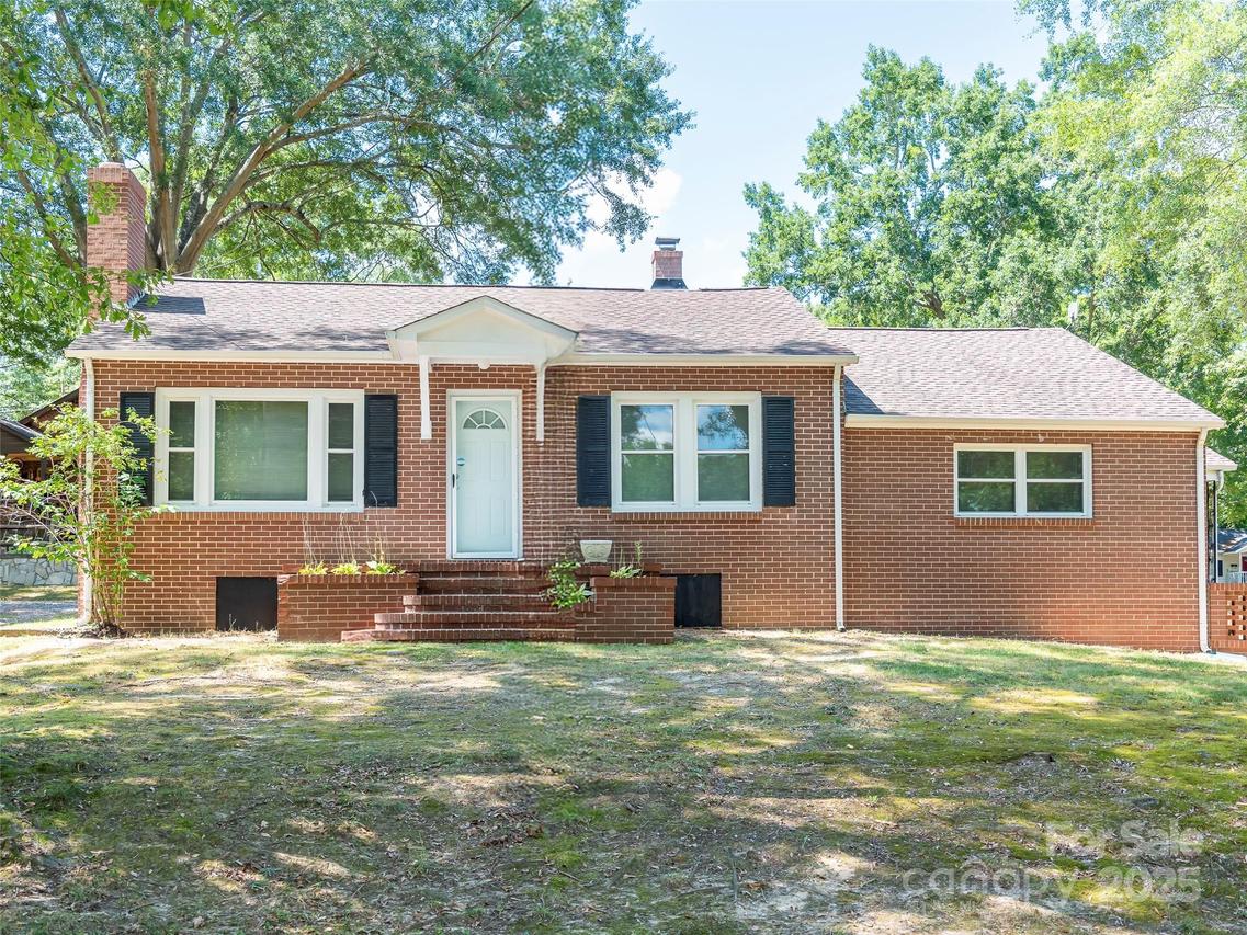1414 Hollyleaf Ave., Gastonia, NC 28052
