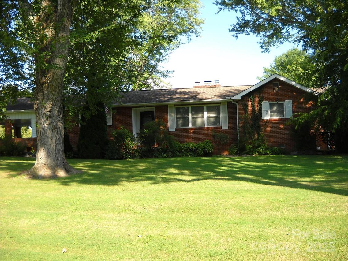 242 Liberty Rd., Candler, NC 28715