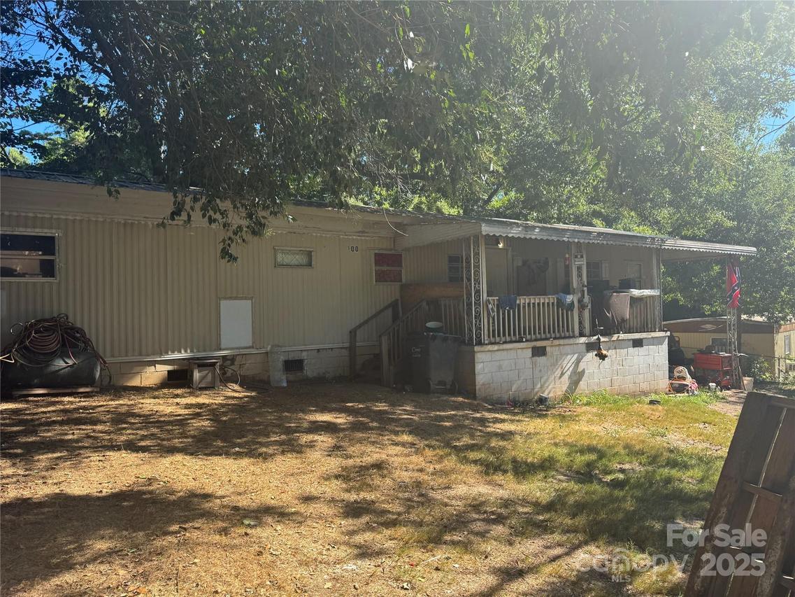 500 Elizabeth Dr., Gastonia, NC 28052