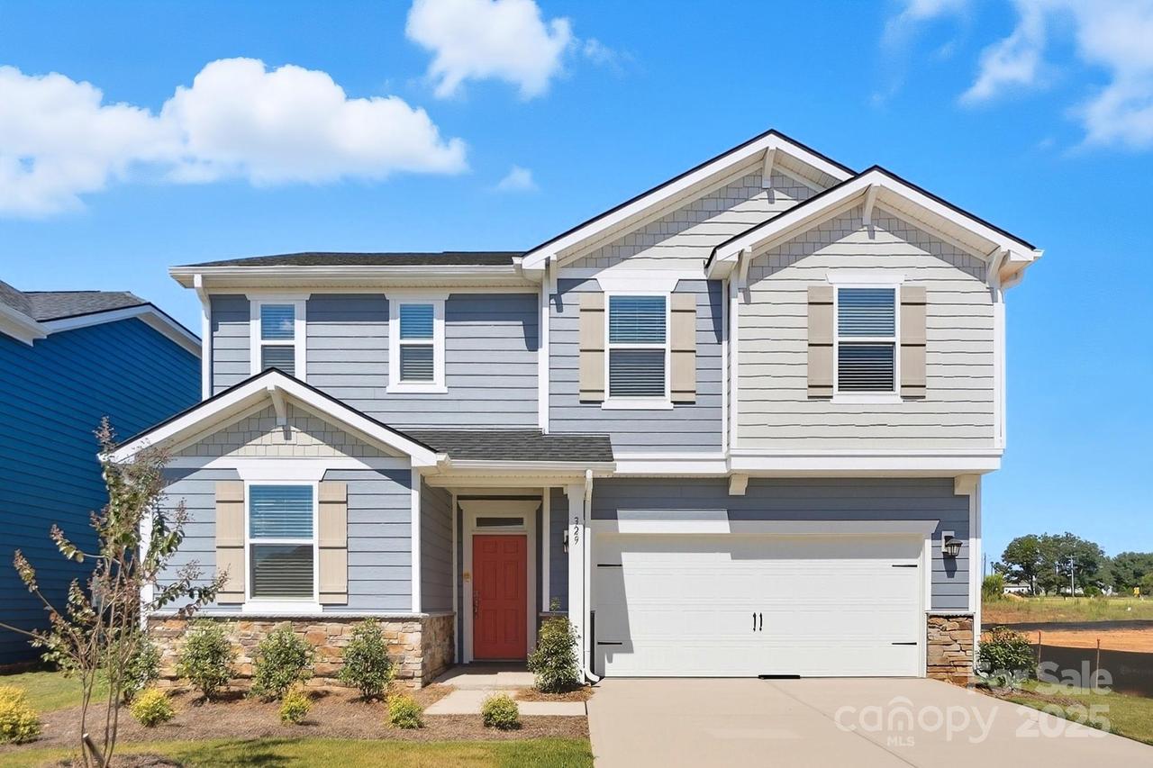 329 Knotty Wood Dr., Monroe, NC 28110