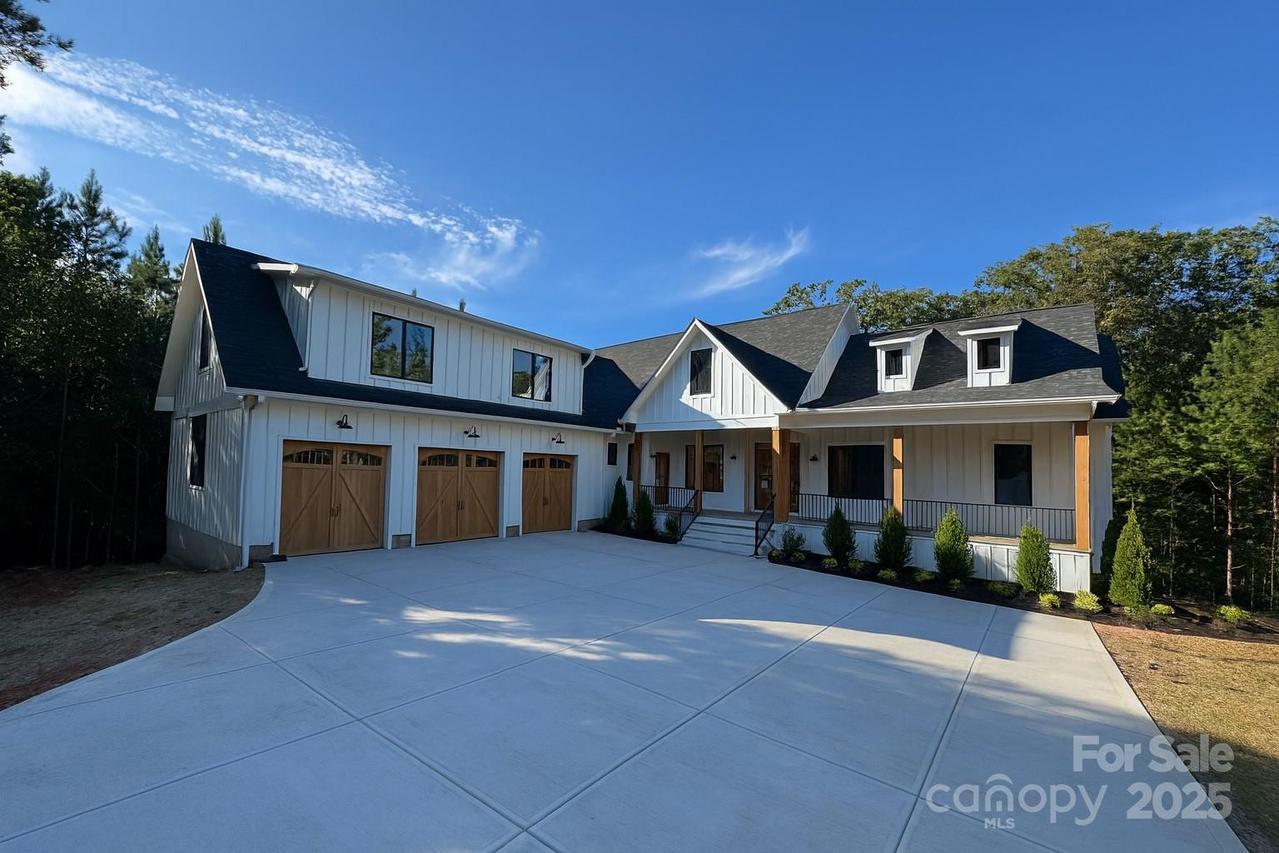 5853 Hidden Forest Dr., Denver, NC 28037