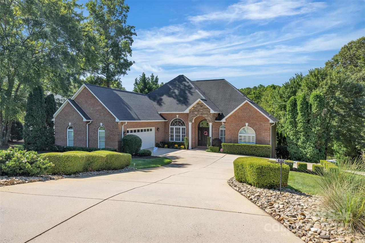 6362 Hayden Dr., Hickory, NC 28601