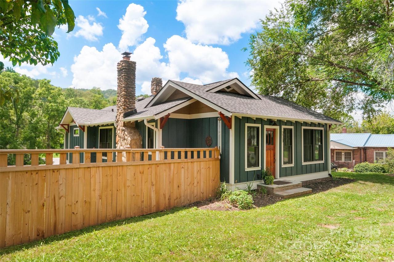 331 Painter St., Canton, NC 28716