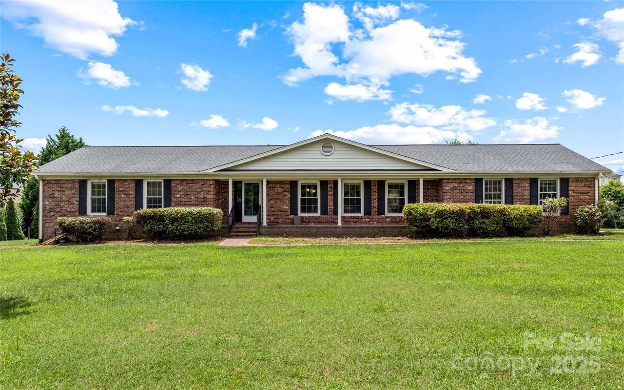 1150 Kenosha Dr., Kernersville, NC 27284