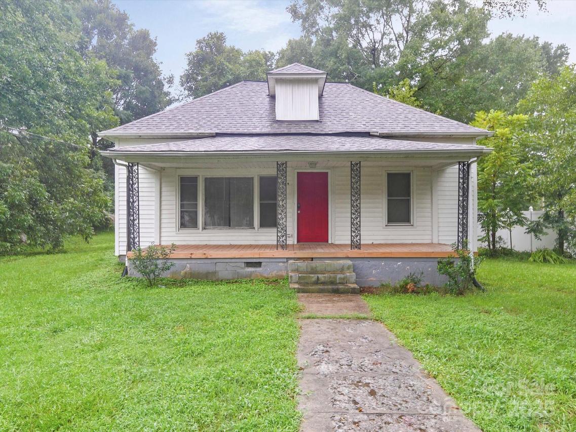 509 E Holly St., Dallas, NC 28034