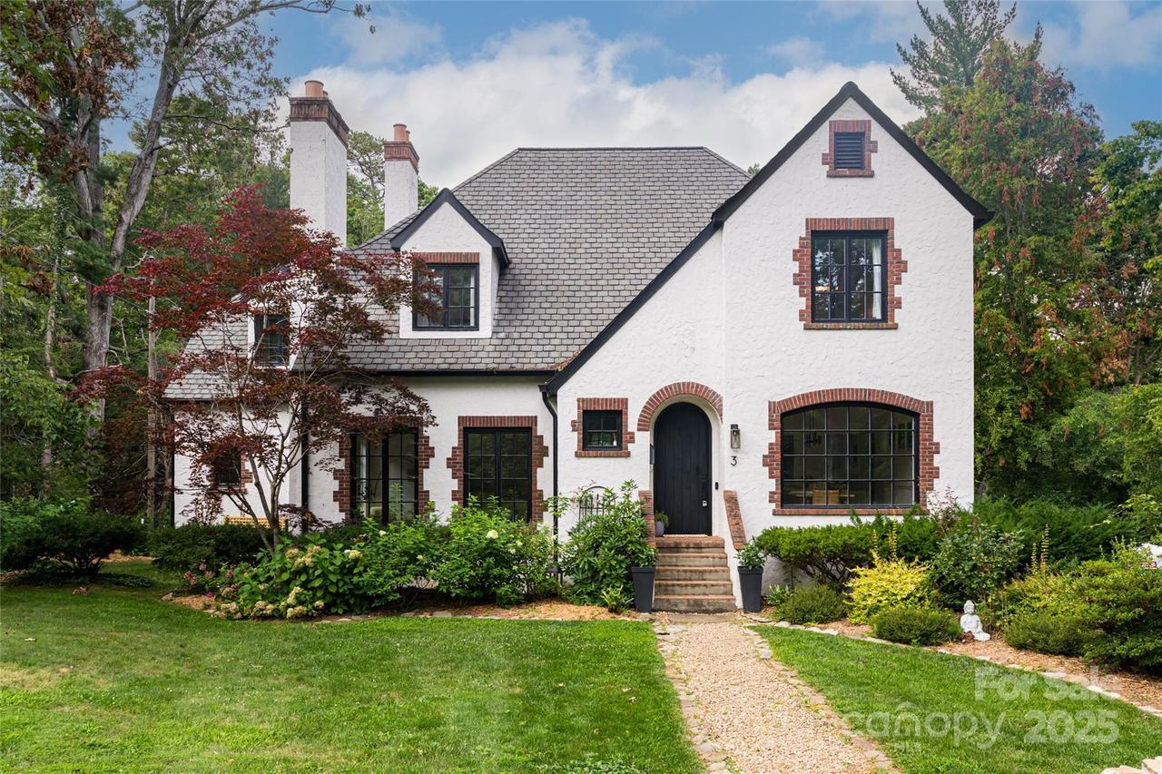 3 Lone Pine Rd., Biltmore Forest, NC 28803