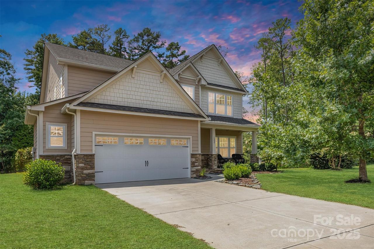 1227 Clover Ln., Matthews, NC 28104