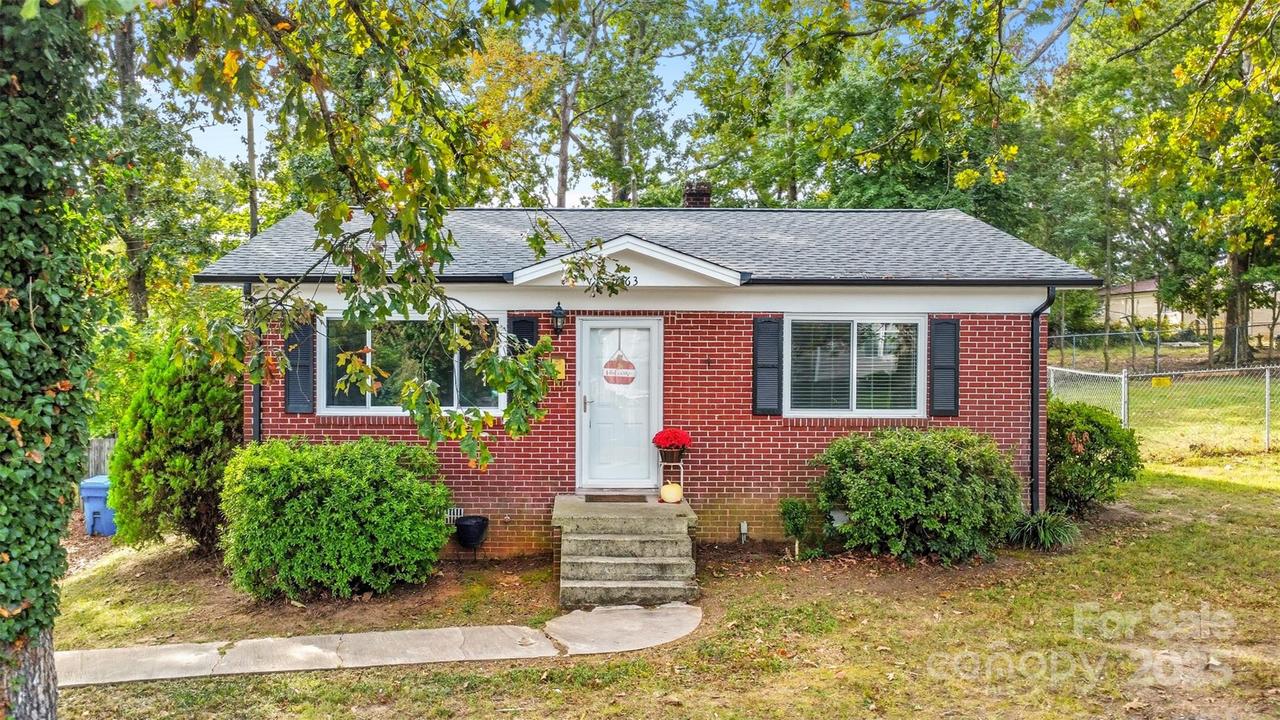 1763 1st Ave., Hickory, NC 28601
