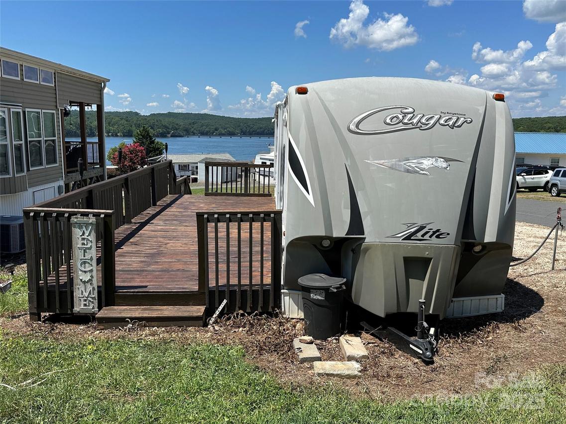 133 Lake View Dr., New London, NC 28127