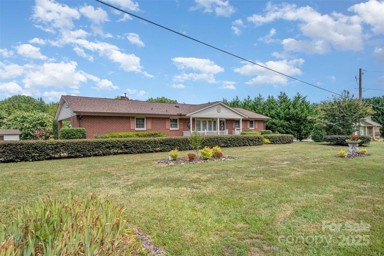2236 Old Hickory Grove Rd., Mount Holly, NC 28120