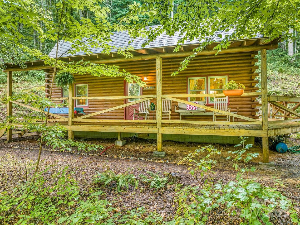 51 Spruce St., Maggie Valley, NC 28751