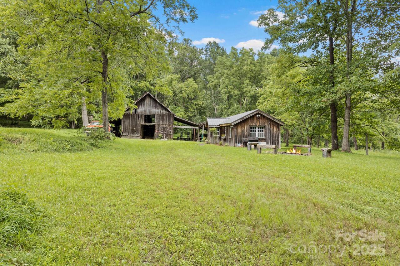 S Bobs Creek Rd., Zirconia, NC 28790