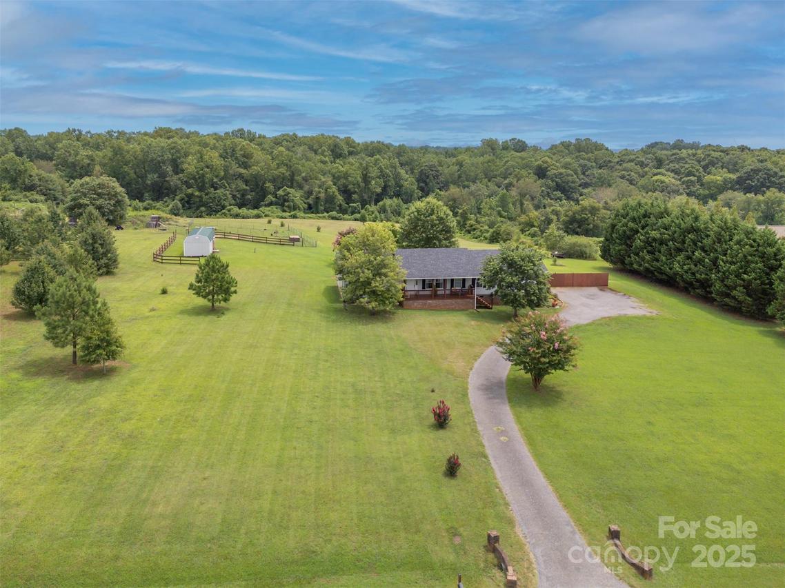 3842 Harris Creek Rd., Lawndale, NC 28090
