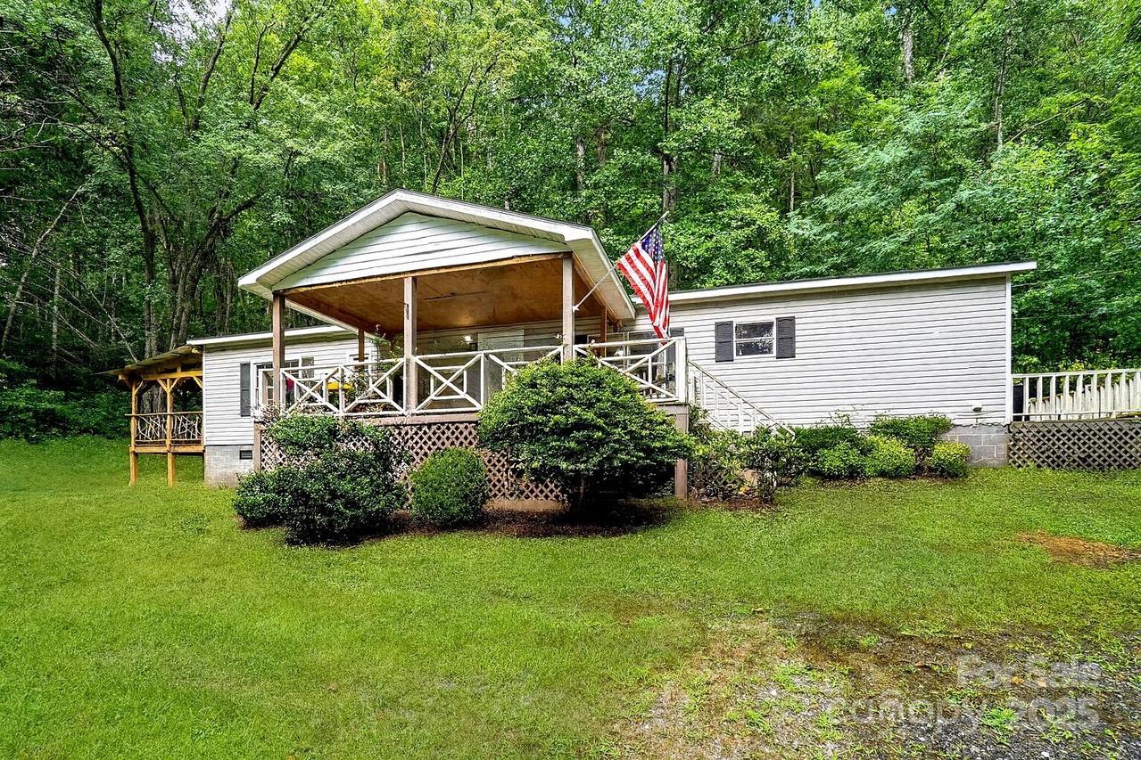 125 Stargazer Ln., Tuckasegee, NC 28783