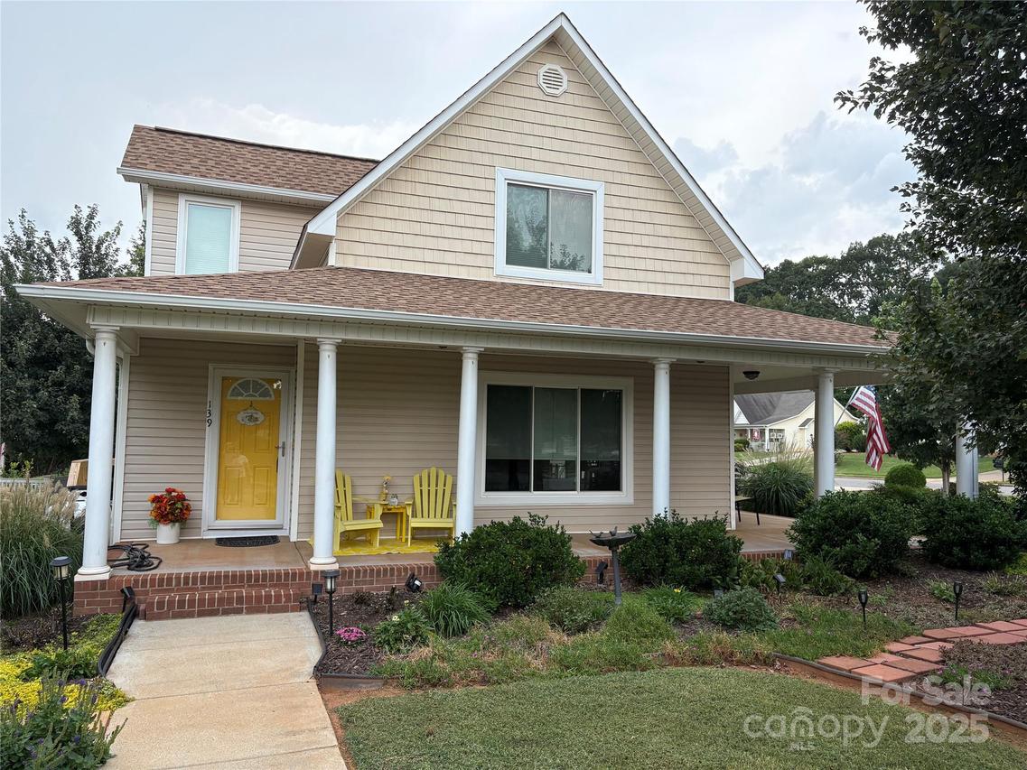 139 Valencia Ln., Statesville, NC 28625