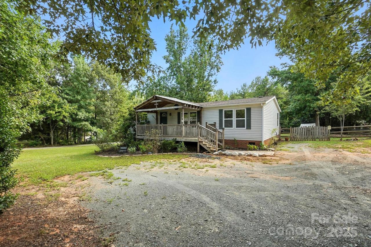 7912 Hillanby Ct., Waxhaw, NC 28173