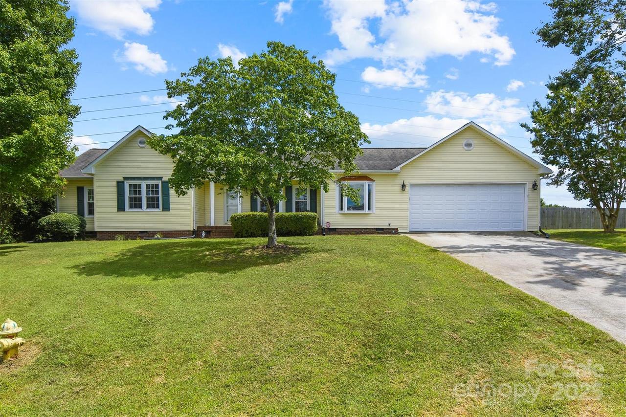 1315 Pear Dr., Conover, NC 28613