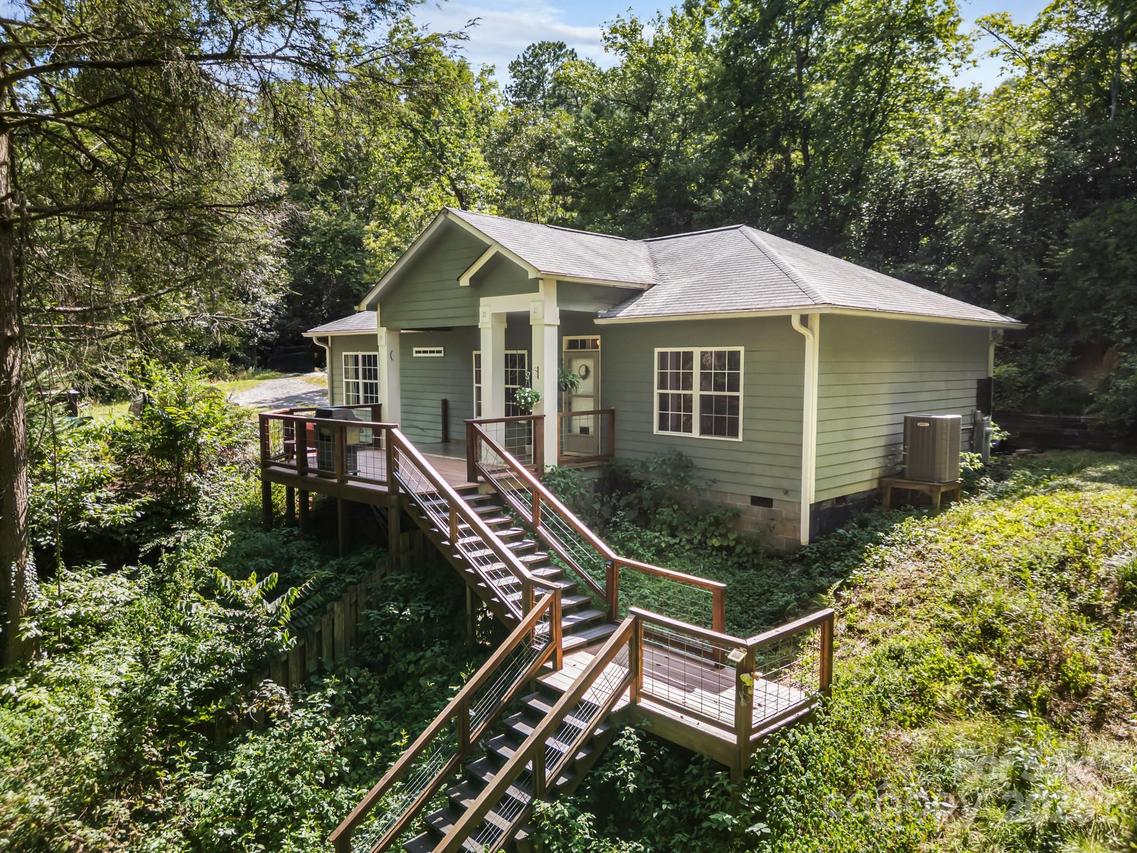 276 Tee Smith Dr., Pisgah Forest, NC 28768