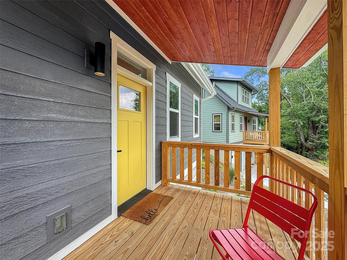 64 Longview Rd., Asheville, NC 28806