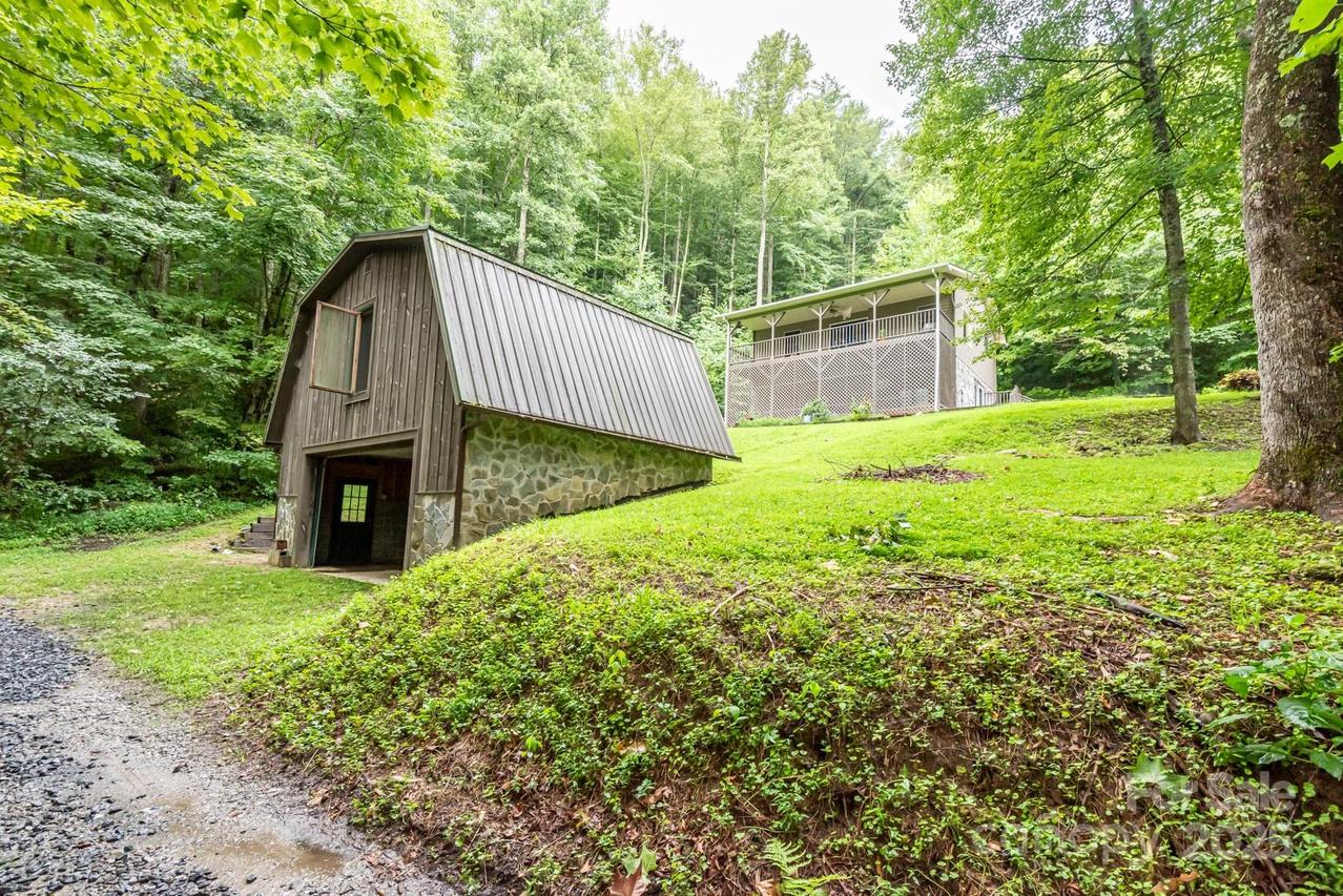 15595 S Us Highway 421 Hwy., Deep Gap, NC 28618
