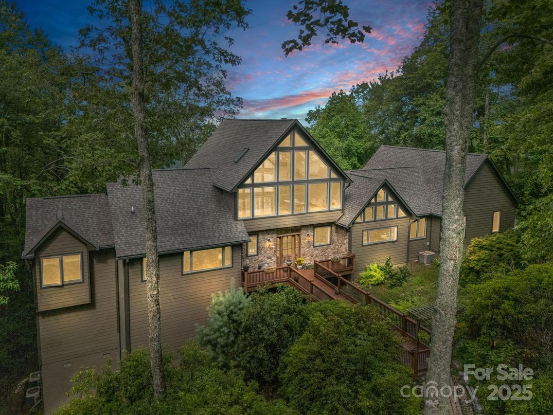 221 Ohwanteska Ln., Brevard, NC 28712