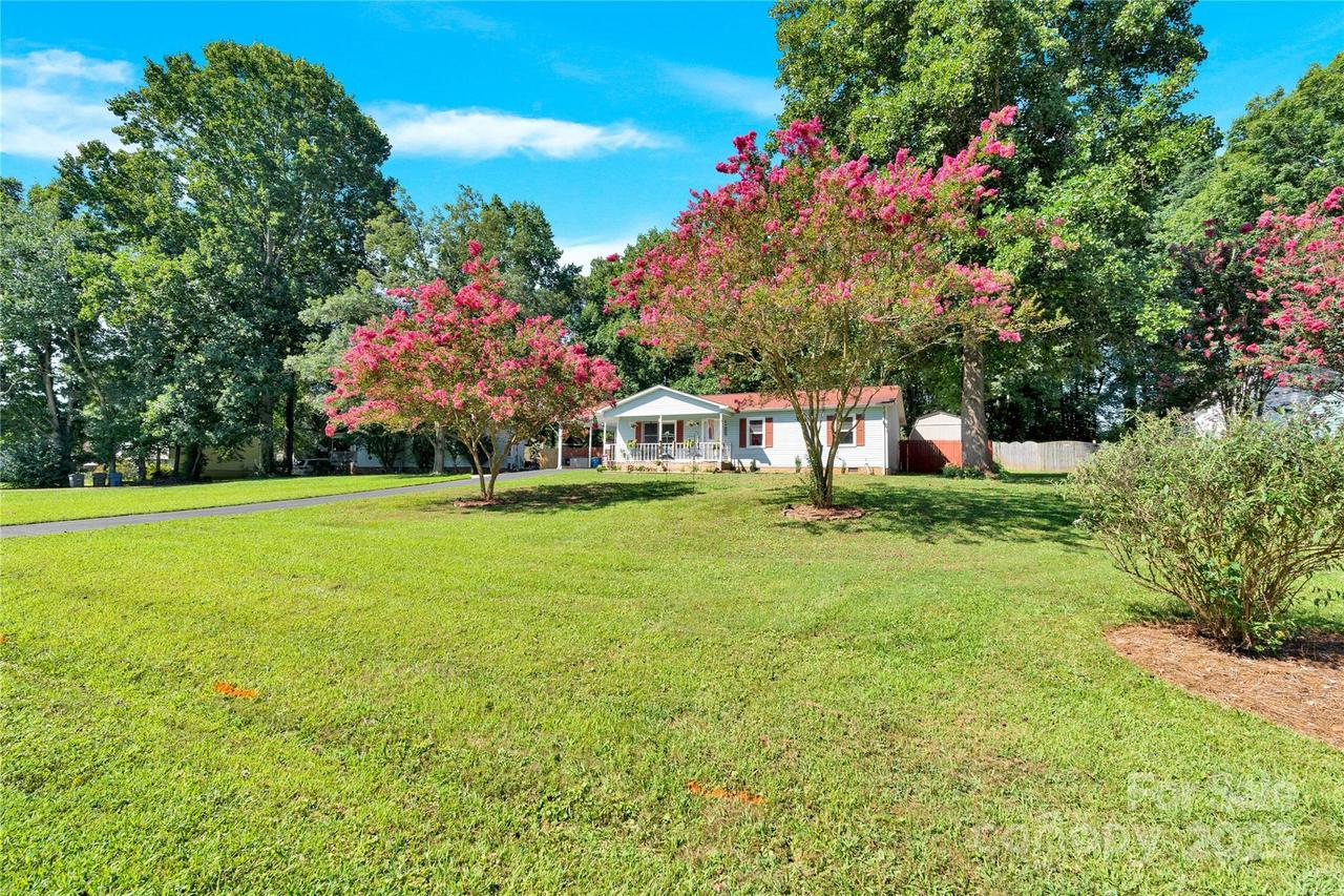 159 Bowman Rd., Statesville, NC 28625