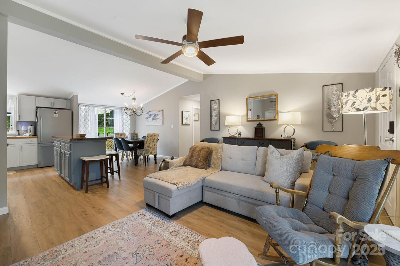 20 Timbers Edge Ln., Fairview, NC 28730