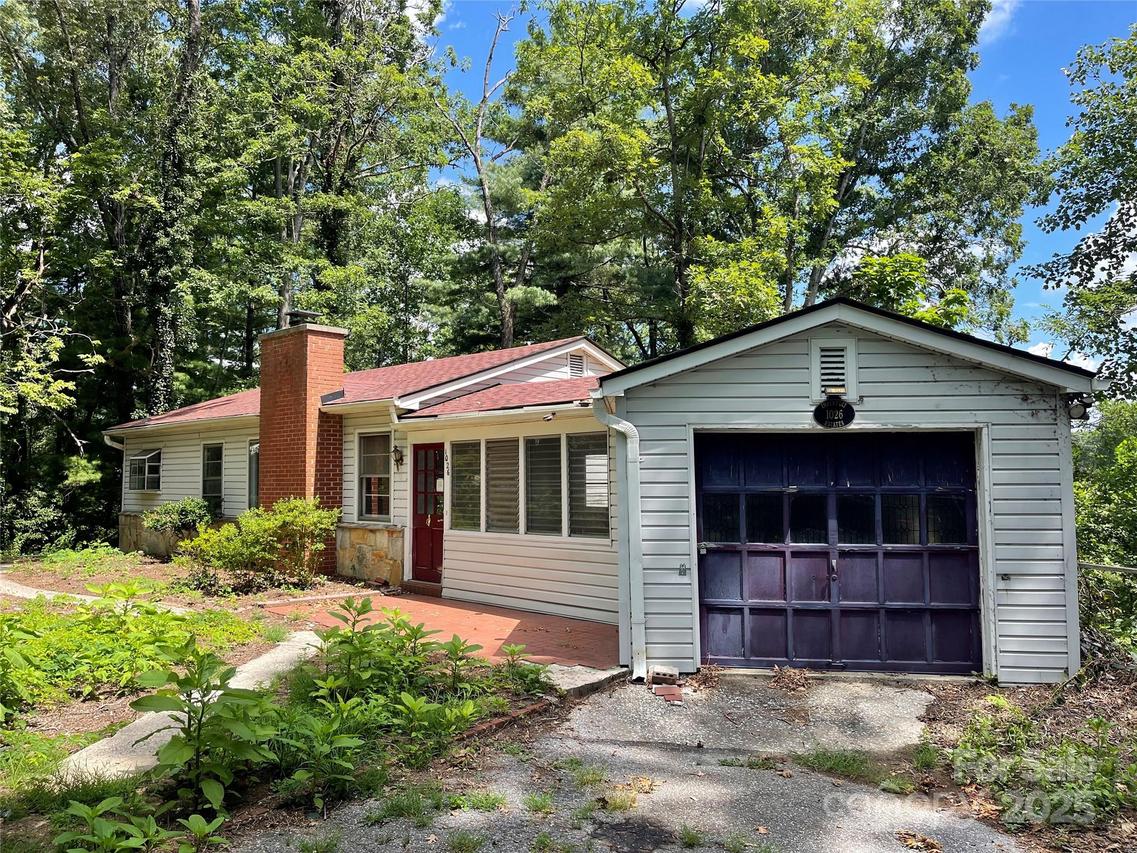 1026 Sylvan Blvd., Hendersonville, NC 28791