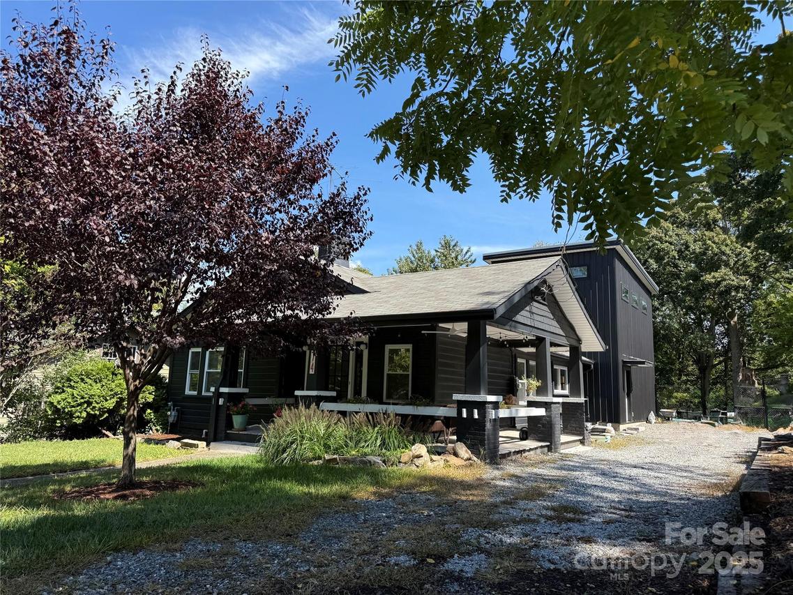 74 Brownwood Ave., Asheville, NC 28806