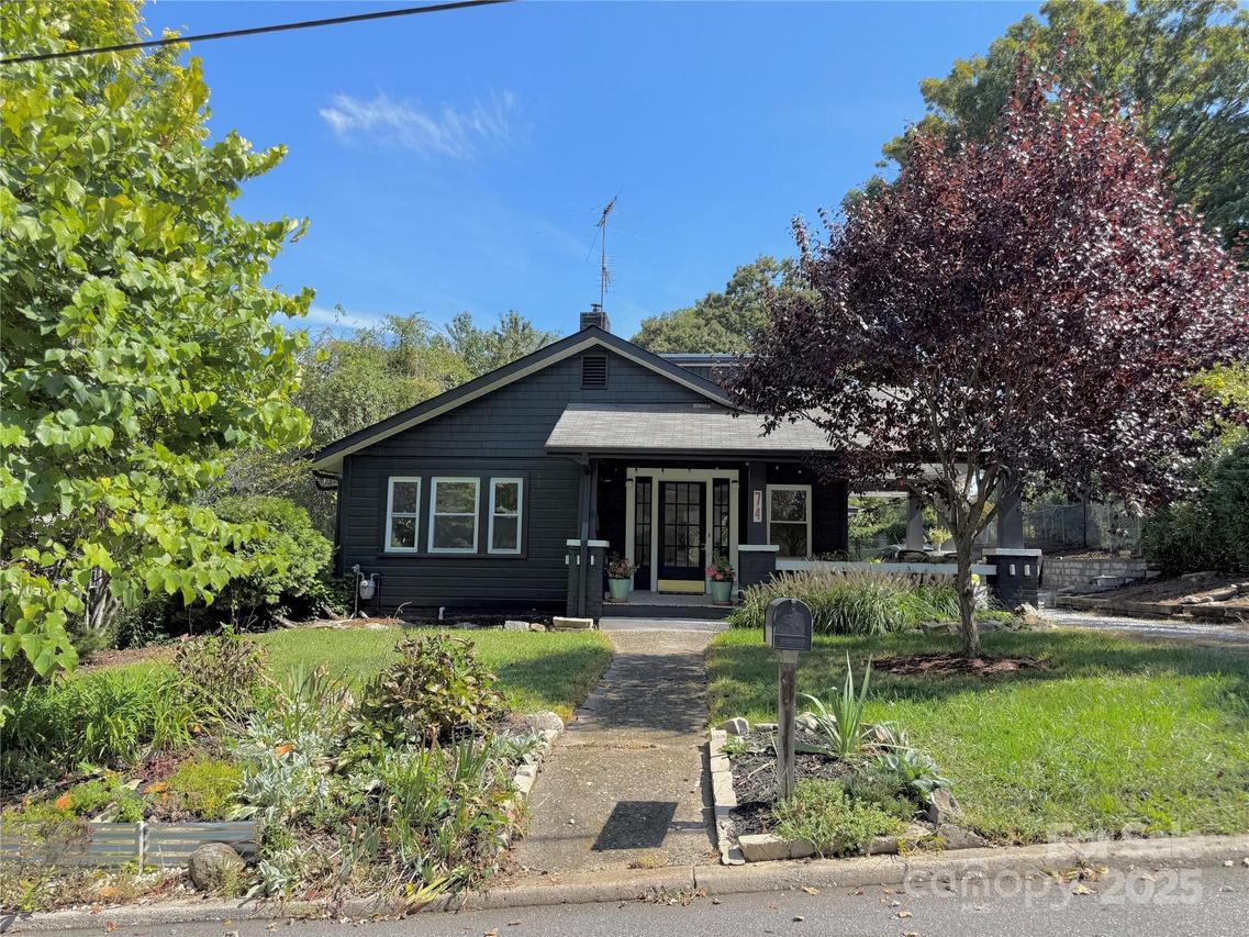 74 Brownwood Ave., Asheville, NC 28806