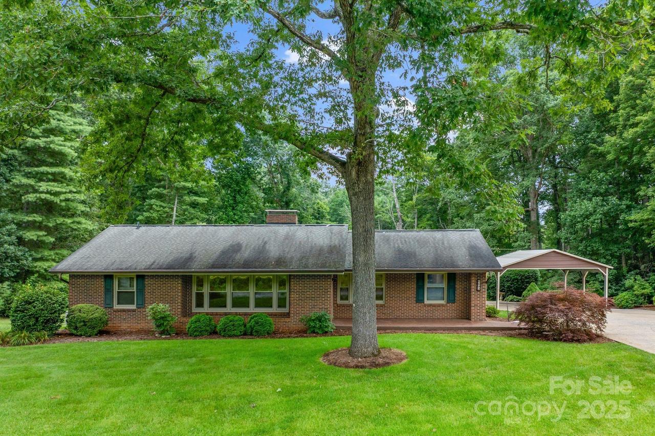 6693 Brevard Rd., Etowah, NC 28729
