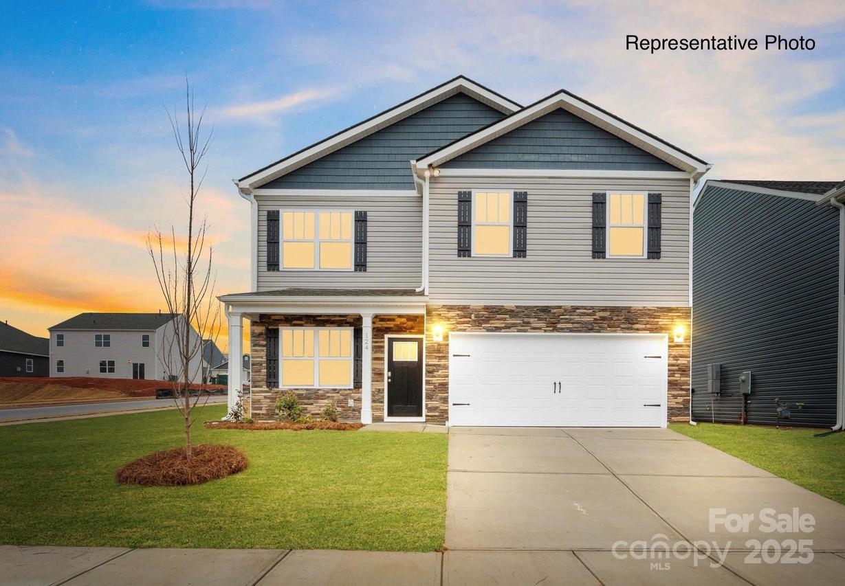 142 Rustling Waters Dr., Mooresville, NC 28117