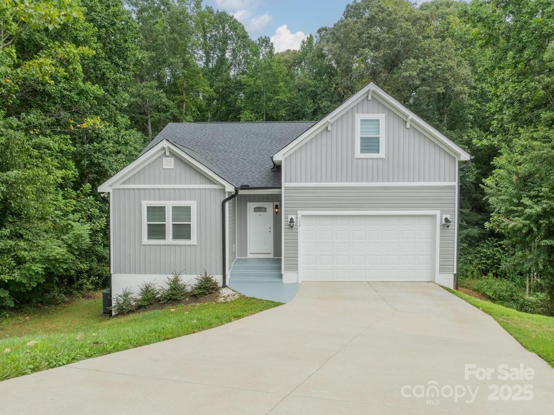 112 Pine Bluff Ct., Mount Holly, NC 28120