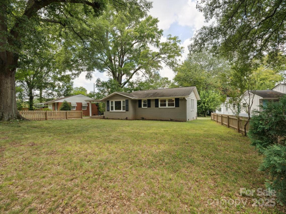 3426 Revolution Park Dr., Charlotte, NC 28217
