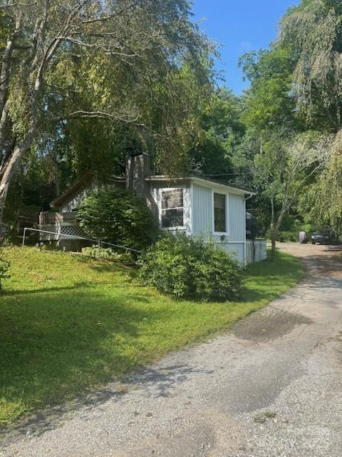 57 Twin Ponds Ln., Hendersonville, NC 28739