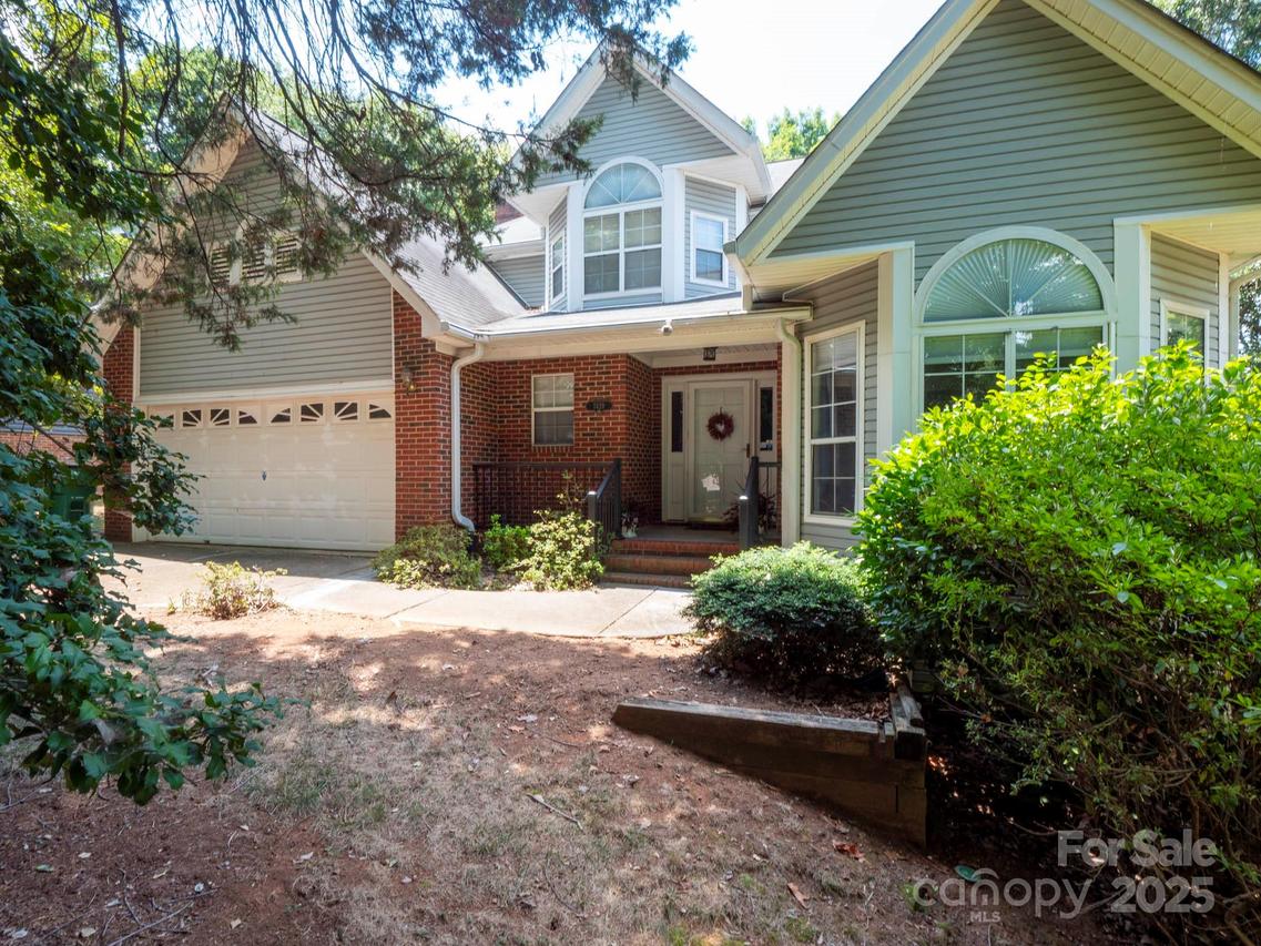 7429 Rock Island Rd., Charlotte, NC 28278