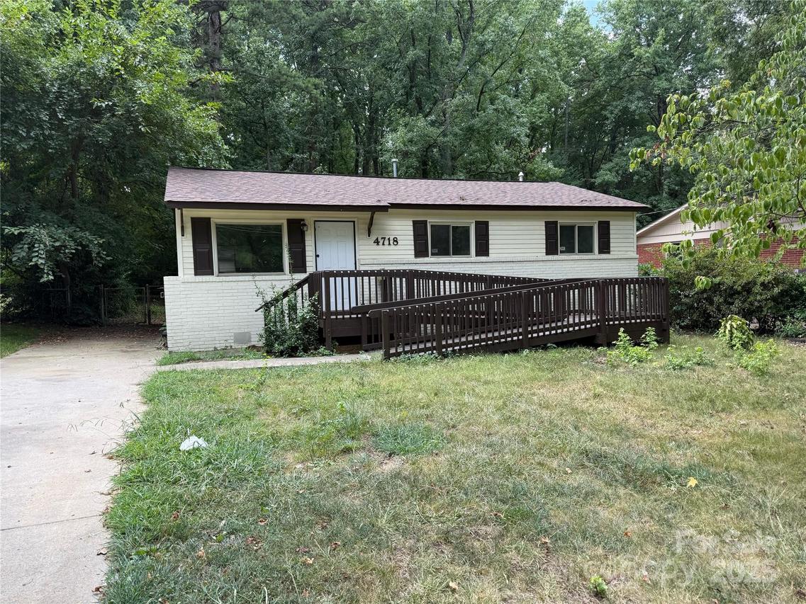 4718 Woodstone Dr., Charlotte, NC 28269
