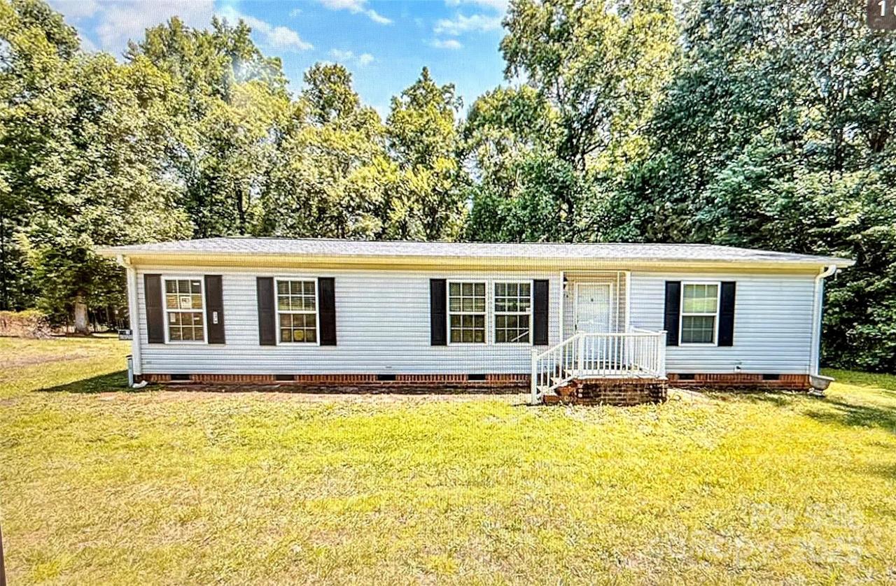 576 Clay St., Linwood, NC 27299