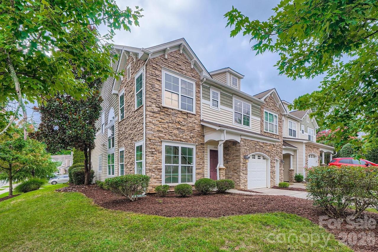 6316 Cory Bret Ln., Charlotte, NC 28278