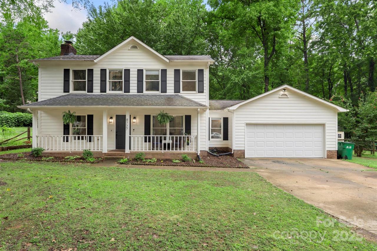 8727 Hornwood Ct., Charlotte, NC 28215